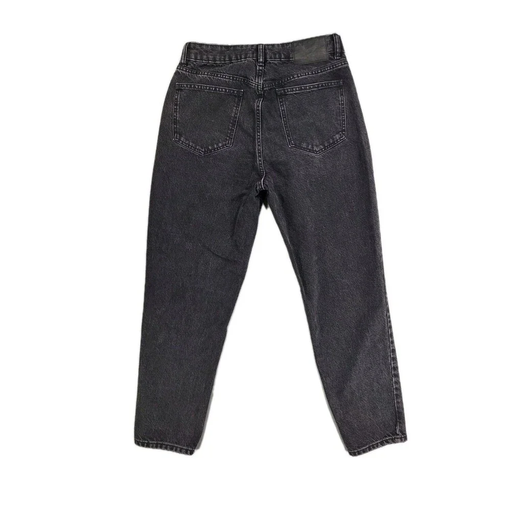 Zara pants are Mom Fit (or 